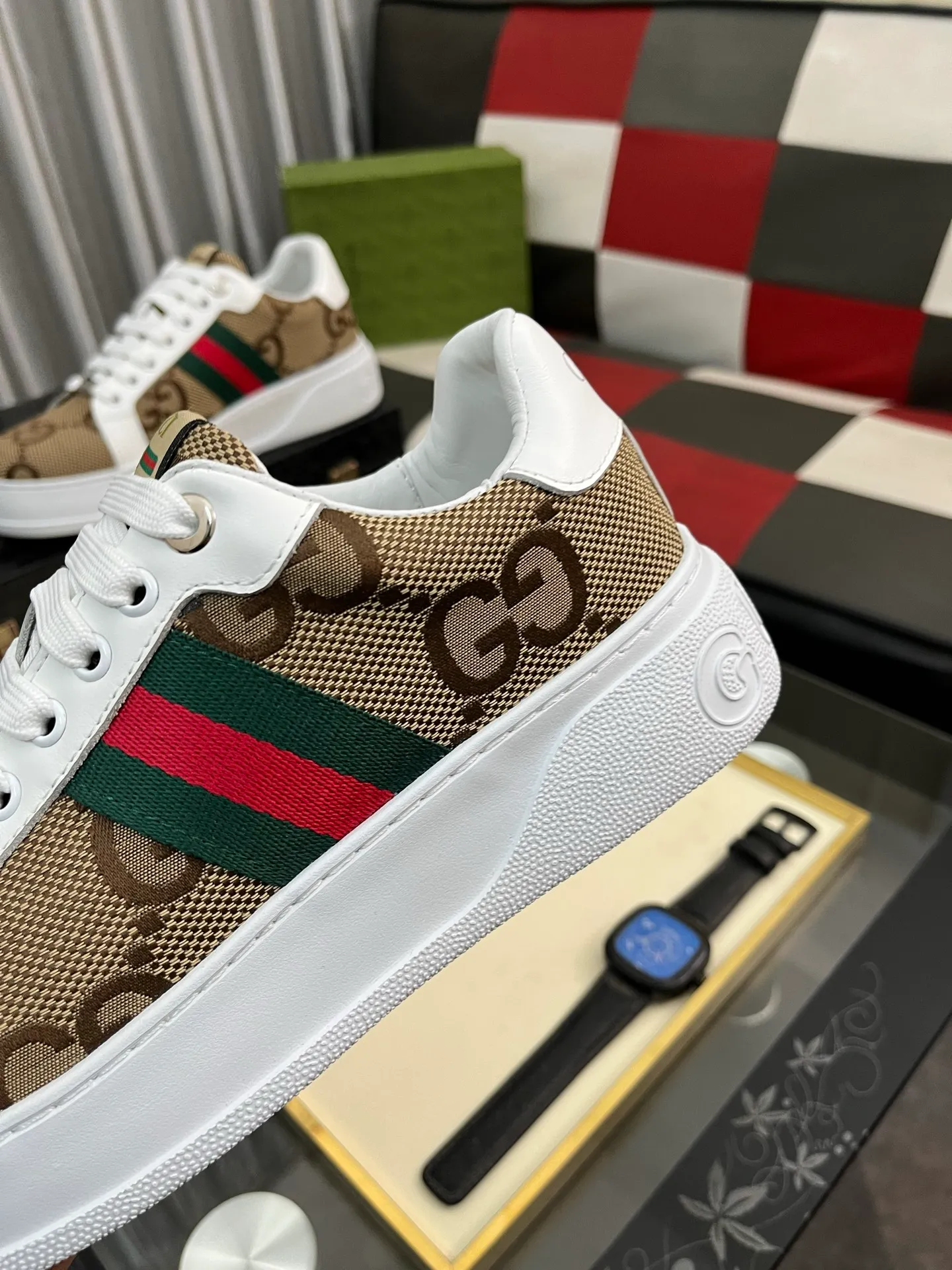 Men's Men's Shoes 💰420⌚️⌚️《Gucci*》The latest hot style casual shoes, top brand [seduce] luxury~purchase, top~quality. [Strong] The upper is made of imported breathable cowhide with material ➕ breathable sheepskin feet (•) and fine workmanship. The original stylish and stylish soft rubber wear-resistant outsole is light and comfortable on the foot. The real thing looks better when photographed in real life. 305: code: 38-44, 3️⃣ colors available